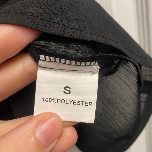 💕 2 For $10 NWOT No Brand Black Tank W/ Buttons And Lace Size Small - Picture 2 of 2